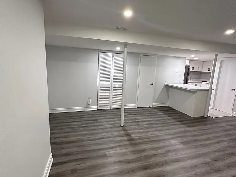 50 Marbury Cres #LOWER — Photo 11