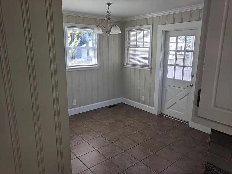 14 Beverly Ave — Photo 3