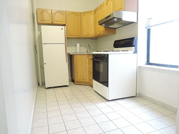 5th image of 2333 30th Ave APT B1