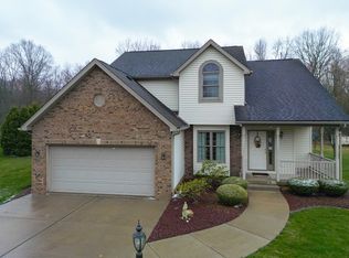 120 Fireside Dr, New Castle, PA