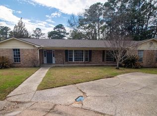 213 Bell Ct, Chickasaw, AL 36611