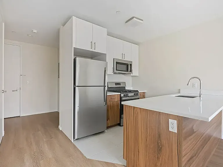 521 W 134th St #5D — Photo 5