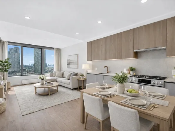 3 Court Square image 1 of 13