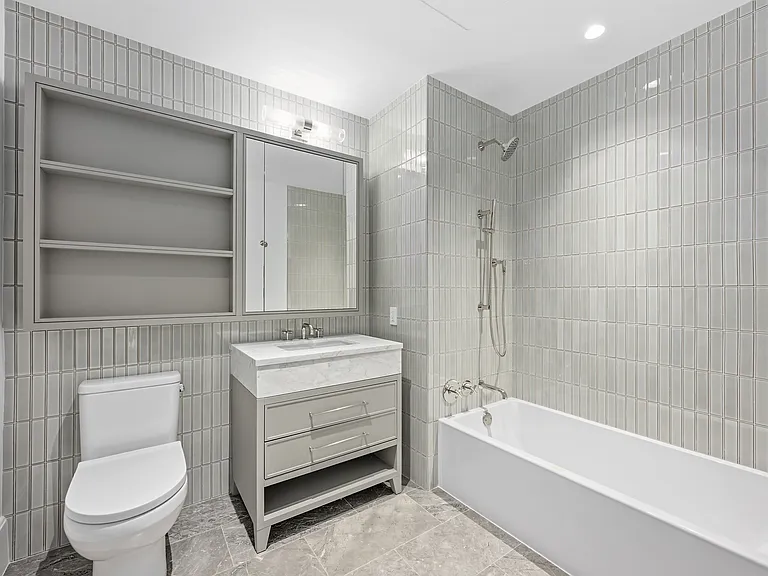 525 6th Ave #4B — Photo 7