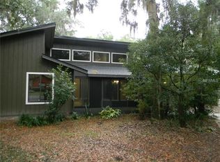 562 Honeysuckle Ct, Apopka, FL 32712