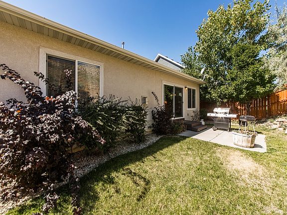 5th image of 1858 W Woodview Dr