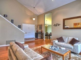 25471 Champlain Rd, Laguna Hills, CA 92653