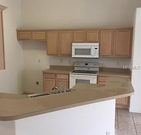 4th image of 896 Princeton Dr