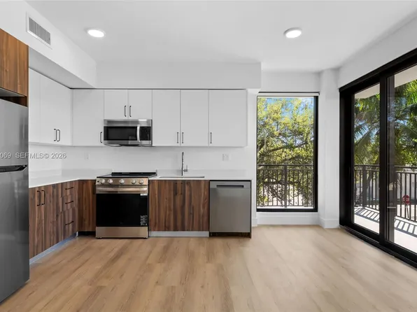 2479 NE 192nd St, Miami, FL