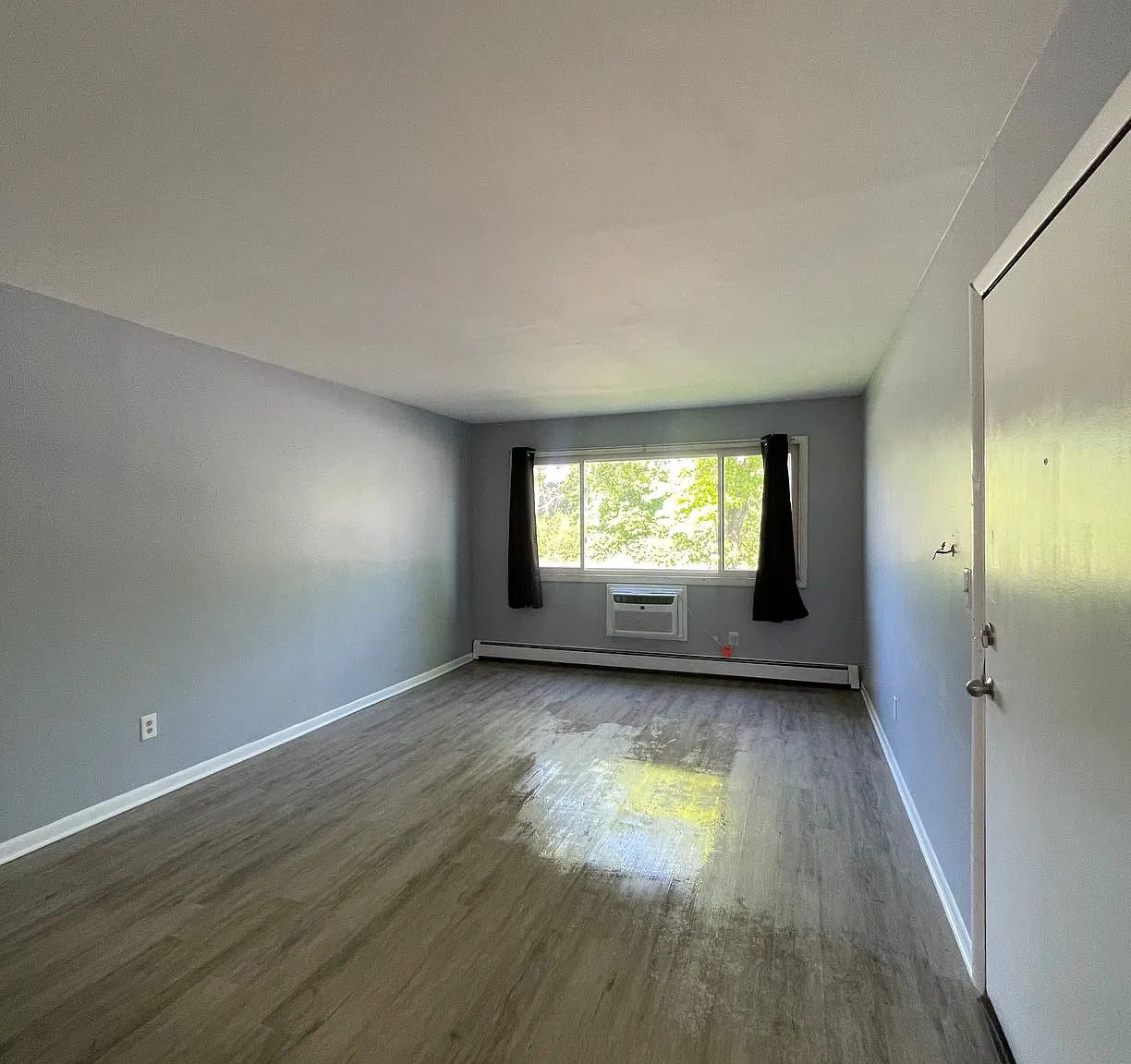 1 bed, 750 sqft, $1,150 — Photo 3