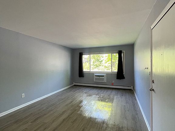 3rd image of 2355 Lewis Ave #10-8