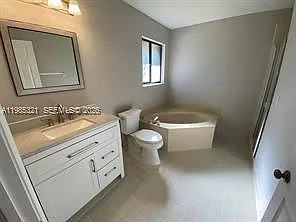 23 Lexington Ln W #C — Photo 12