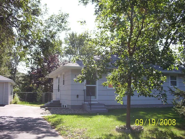 6719 7th St N, Oakdale, MN 55128