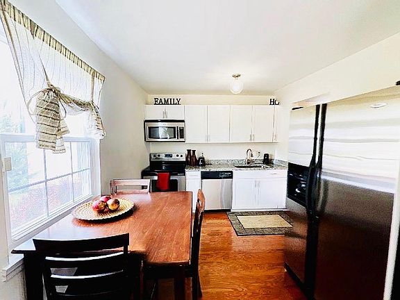 5th image of 3008 South Grv