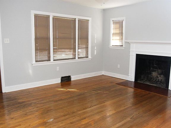 5th image of 1505 McKinney Ave