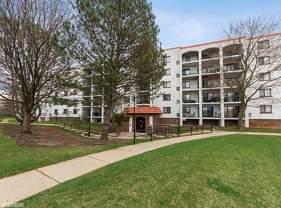 2nd image of 450 Plum Creek Dr APT 308