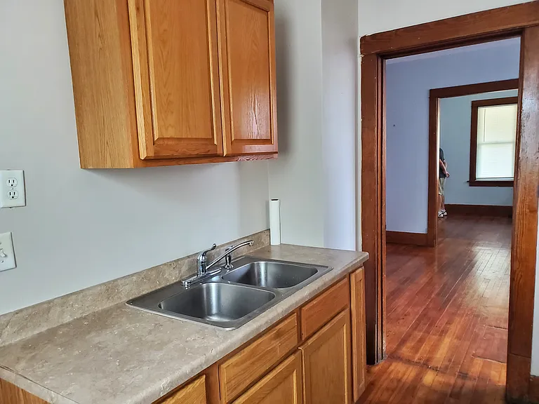 1113 Hickory St — Photo 7