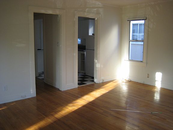 2nd image of 714 N Hayworth Ave