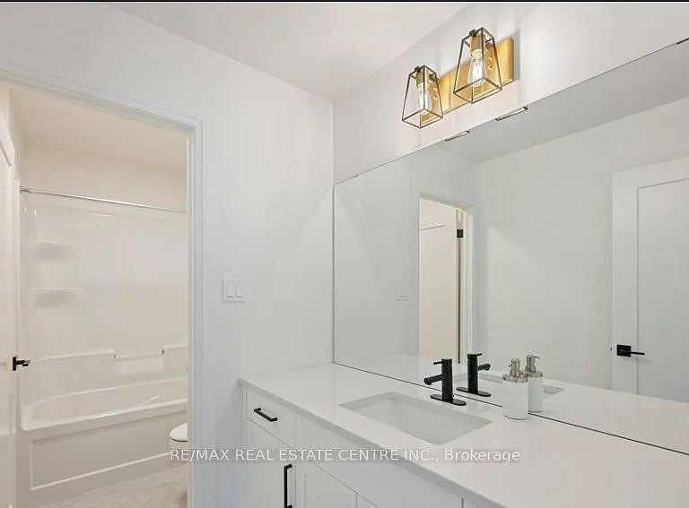 49 Lucas Rd #UPPER ONLY — Photo 31