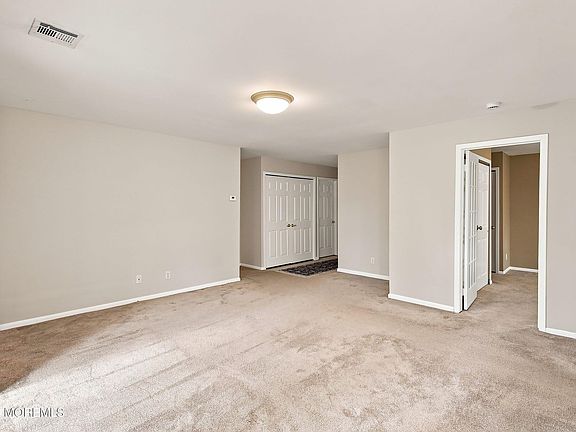 4th image of 231 Atlantic St Unit 69