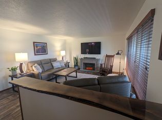 619 SE 8th St, Dundee, OR 97115