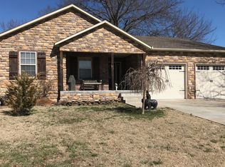 1005 Southern Hls, Carthage, MO 64836