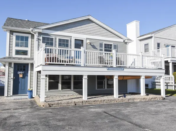 358 Woodstock Street, Seabrook, NH 03874