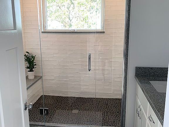 3rd image of 136 Marine Dr