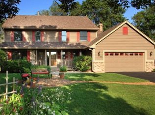 15480 Canyon Rdg, Eden Prairie, MN 55347