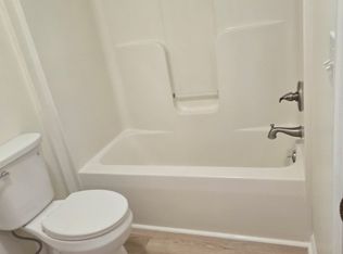 522 Spring St APT 103, Hawley, PA 18428