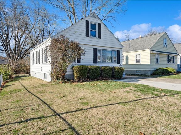 2nd image of 3037 Larue Dr