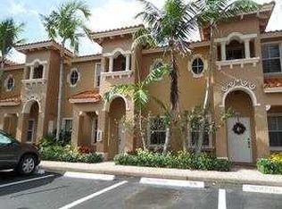 770 SW 107th Ave, Pembroke Pines, FL 33025