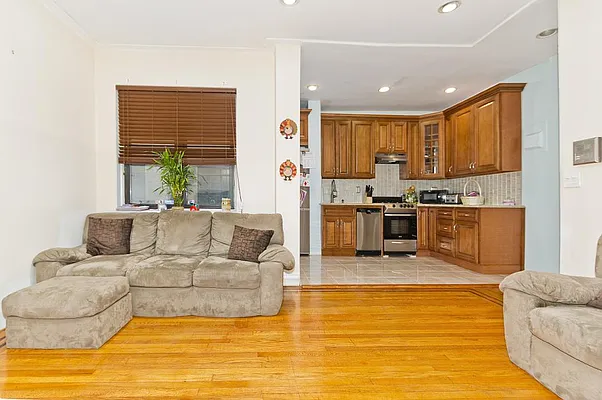 Sold by Fillmore | media 2