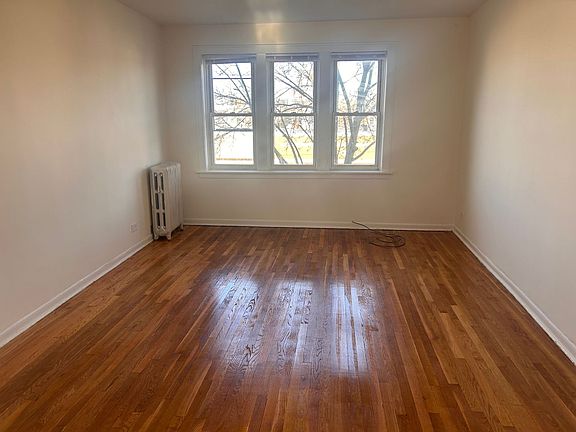 4th image of 4915 W Berteau Ave #1
