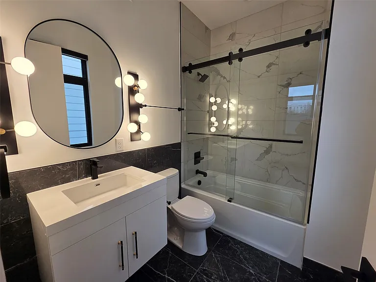 1640 Bagley St #13 — Photo 27