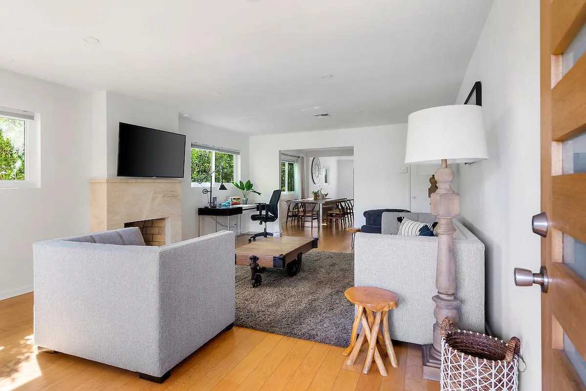 12339 Gorham Ave — Photo 3