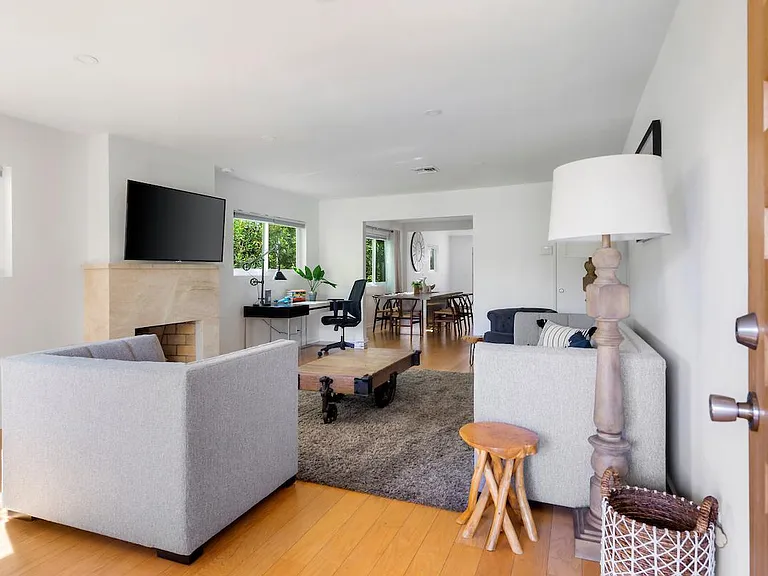 12339 Gorham Ave — Photo 3