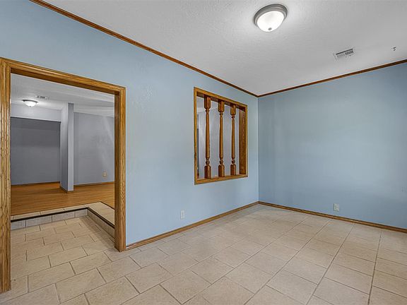 5th image of 2804 NE Heritage Ln