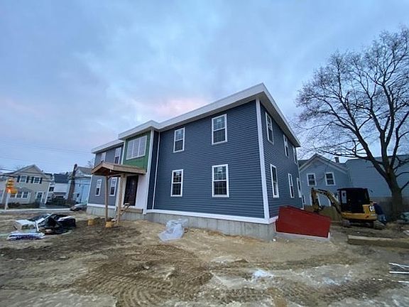3rd image of 111 Mechanic St