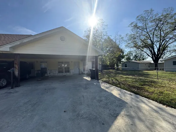 509 Lone Oak St #3, Fredericksburg, TX 78624