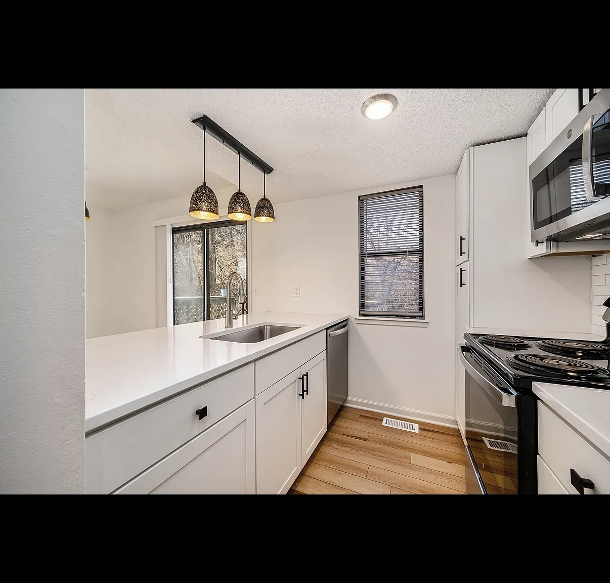 3 bed, 1500 sqft, $1,790 — Photo 4