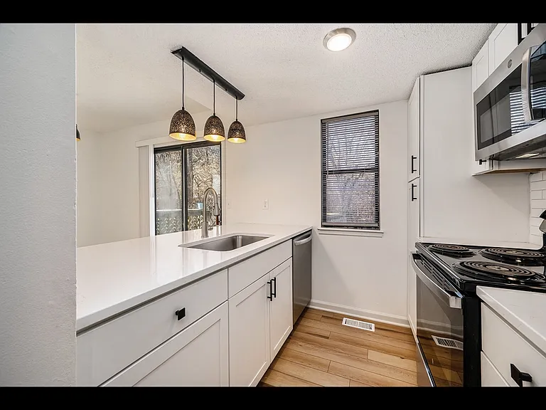 3030 Eaton St #2 — Photo 4
