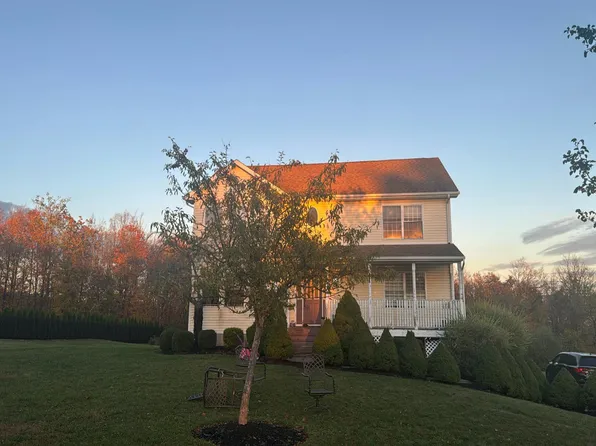 4 College Dr, Highland Mills, NY 10930