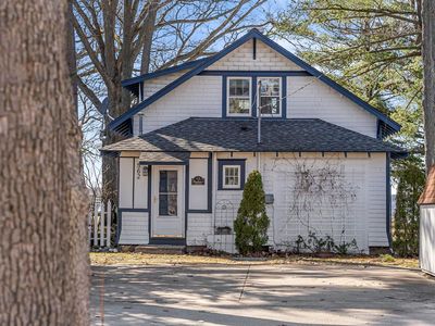 562 Cherry Grove Dr, Cadillac, MI, 49601