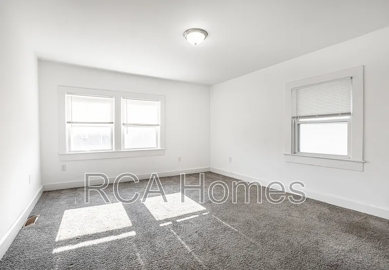2960 N Park Ave — Photo 10