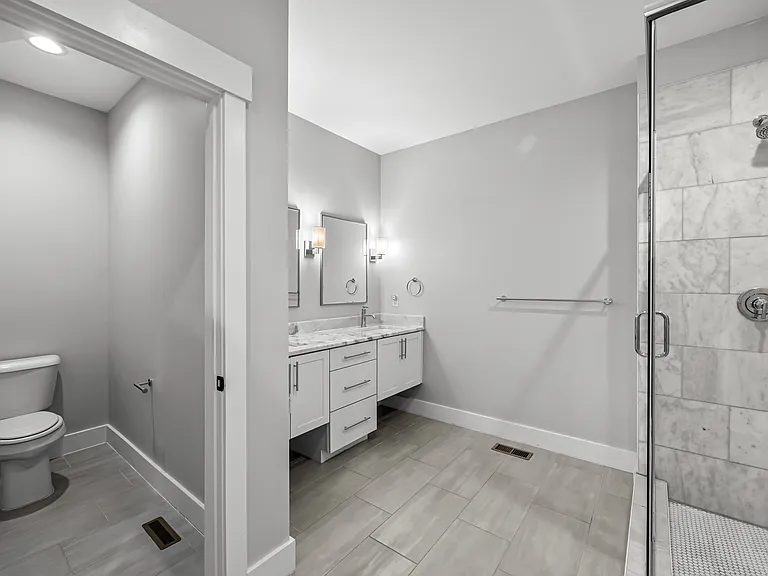 917 S Blount St S — Photo 21