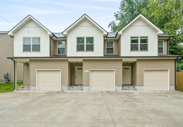 925 Center Rd #C — Photo 1