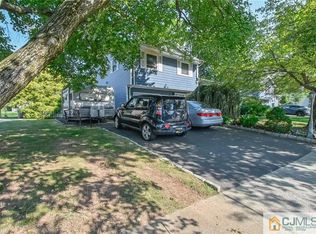 13 Moryan Rd, Edison, NJ 08817