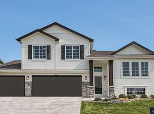 8521 179th St, Omaha, NE 68136