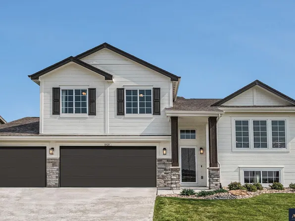 8521 179th St, Omaha, NE 68136